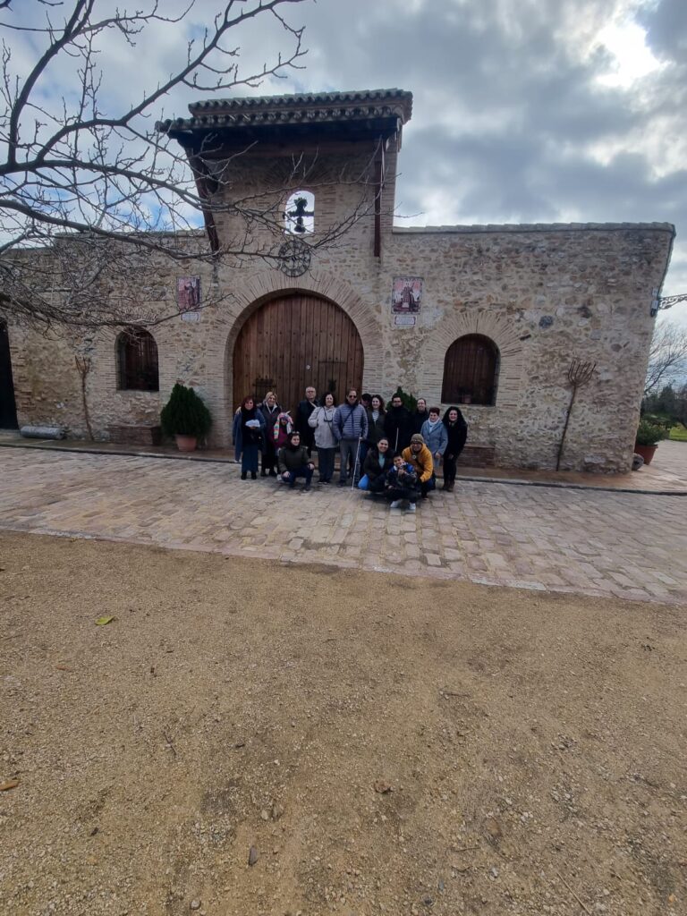 Foto de grupo en el popular barrio de Benimamet 