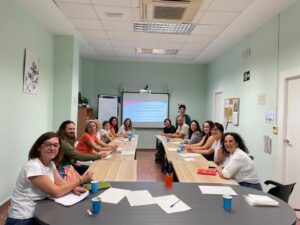 Detalle de la reunión de trabajo con todos los trabajadores y trabajadoras
